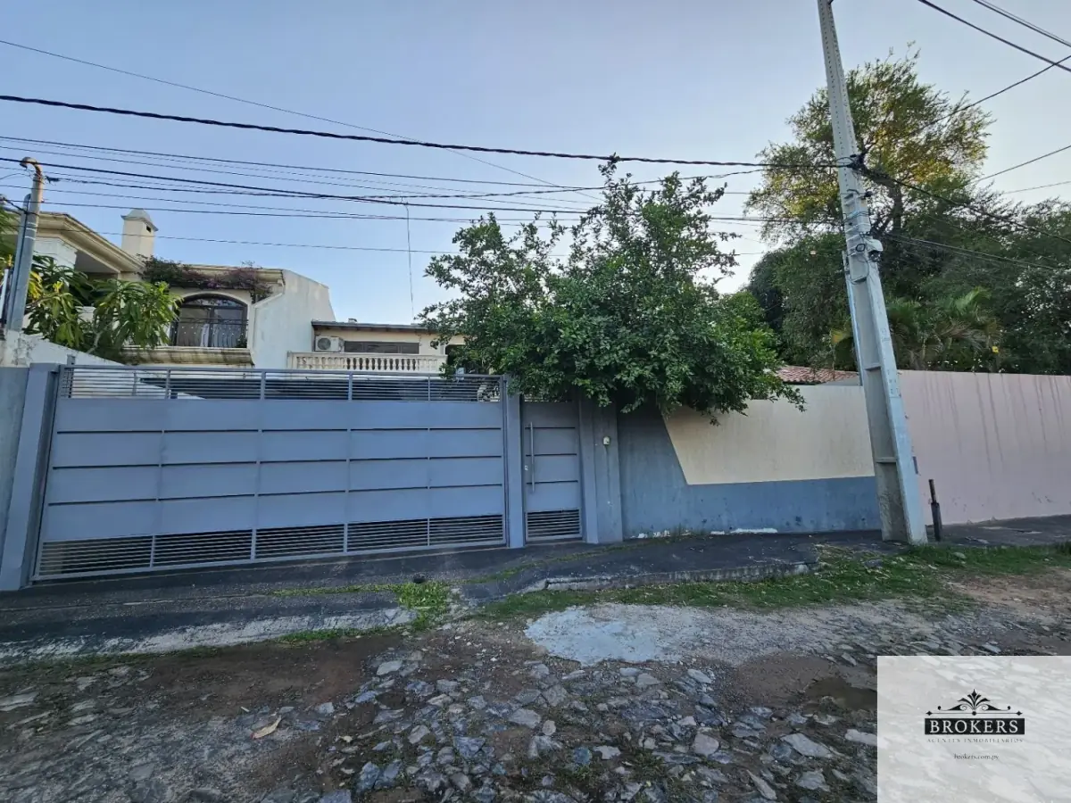 Casa de 3 dormitorios en Venta en Santísima Trinidad, Asunción - Image 3