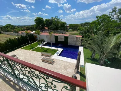 Casa de 4 dormitorios en Venta en Zárate Isla, Luque
