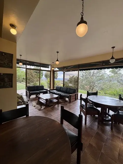 Casa en venta en Urb. La Lagunita, El Hatillo. - Image 2
