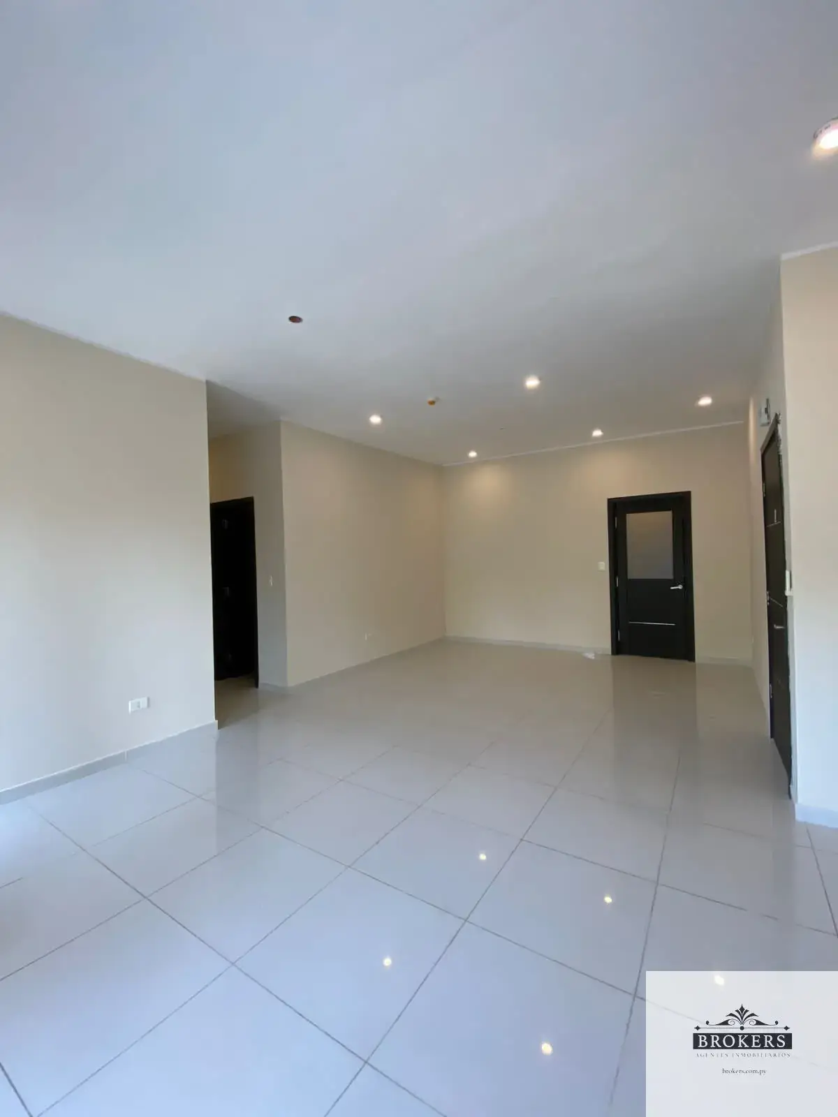 3-Bedroom Apartment for Sale in Jara, Asunción - Image 15