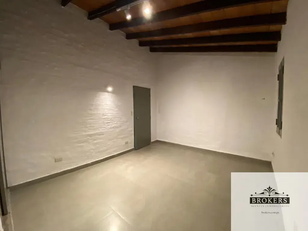 Local Comercial de 385m² en Alquiler en Mariscal Estigarribia, Asunción