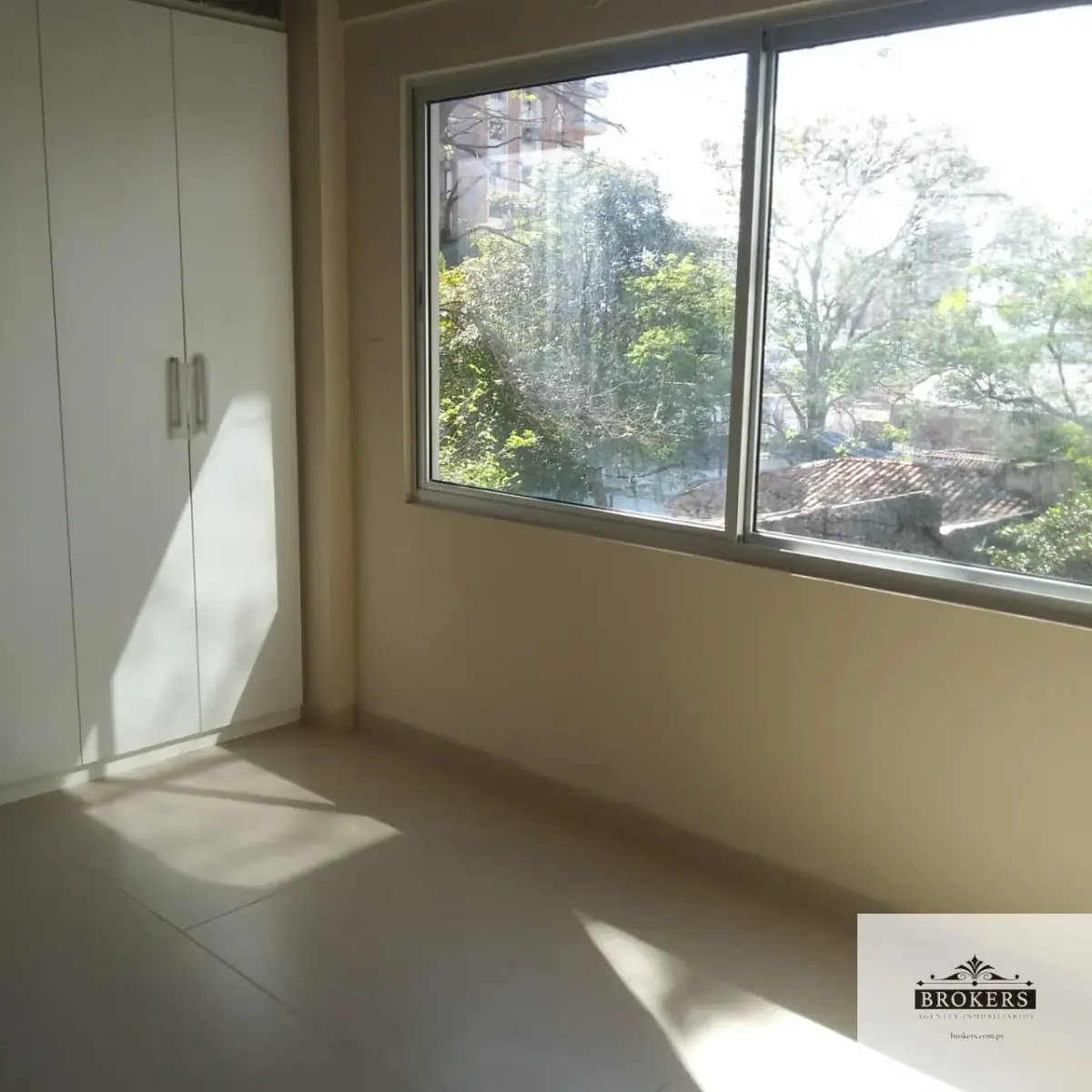 2-Bedroom Apartment for Sale in La Catedral, Lambaré - Image 10