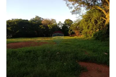 1,061m² Land for Sale in Daniel Escurra Neighborhood, Caacupé