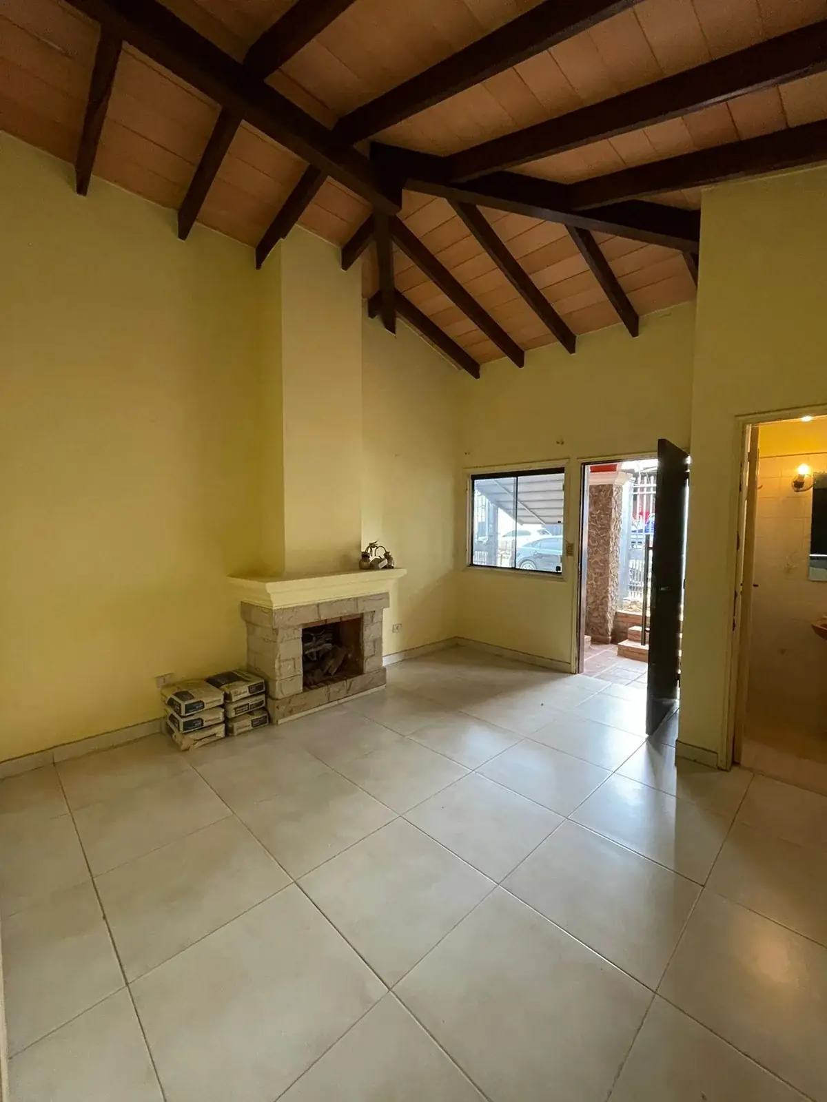 OFERTA! AMPLIA CASA EN BARRIO SANTA MARÍA - Z/ FRIGORÍFICO GUARANÍ - Image 9