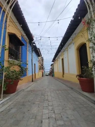 Casa comercial en Venta, Casco Histórico de la Guaira, para remodelar. - Image 3