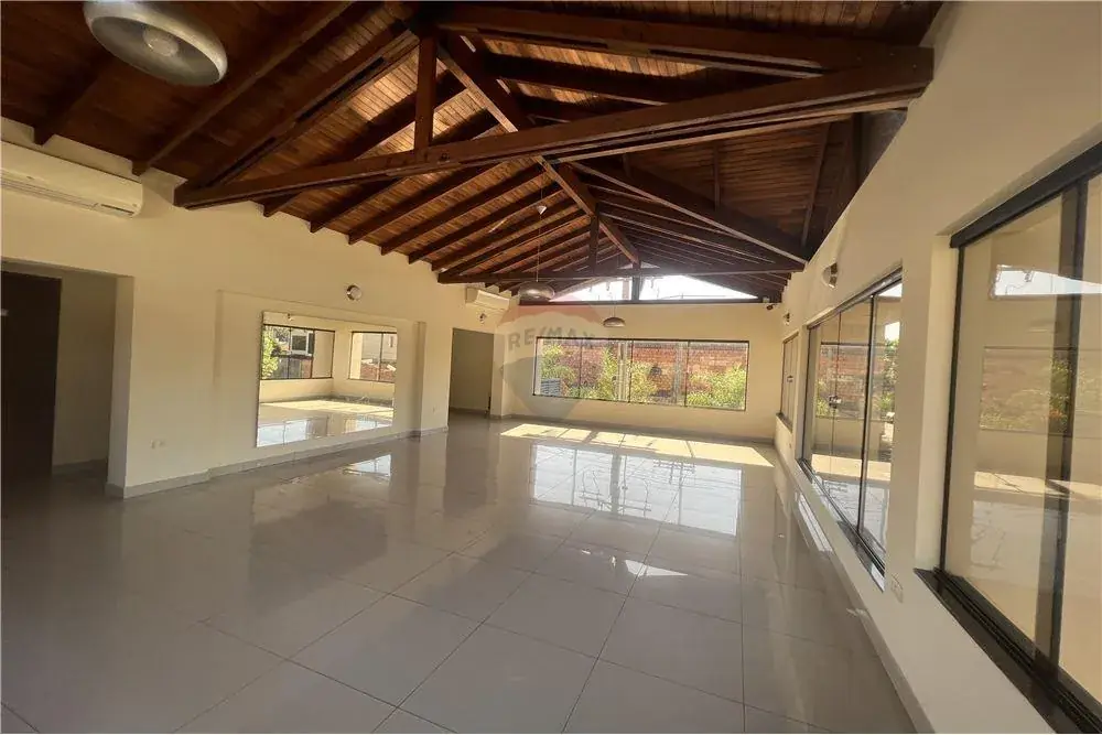 Departamento de 3 dormitorios en Venta en Cuarto Barrio, Luque - Image 17