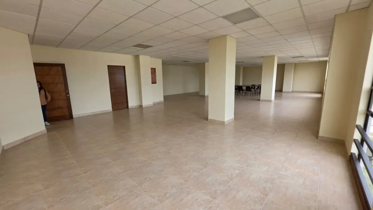 Local Comercial de 181m² en Alquiler en Zona 13, Ciudad de Guatemala - Image 8