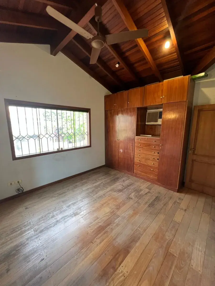 Casa de 4 dormitorios en Venta en Mburucuyá, Asunción - Image 8