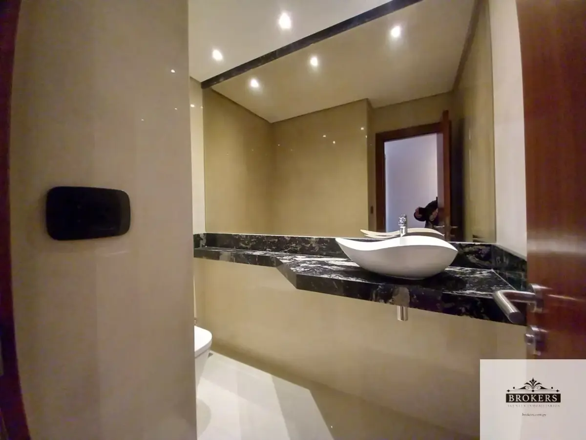 2-Bedroom Apartment for Rent in Madame Lynch, Asunción - Image 12