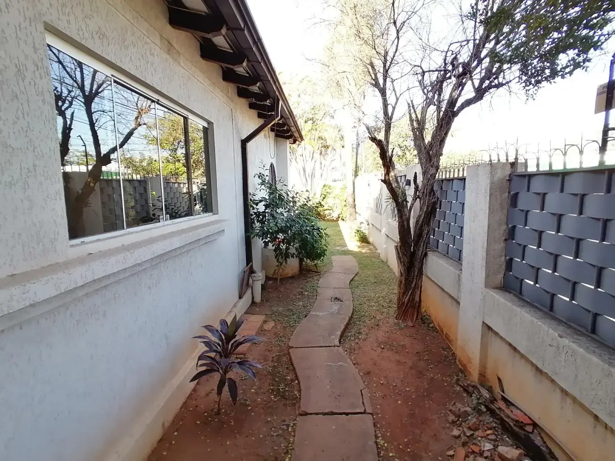 2-Bedroom House for Sale in Obrero, Lambaré - Image 5