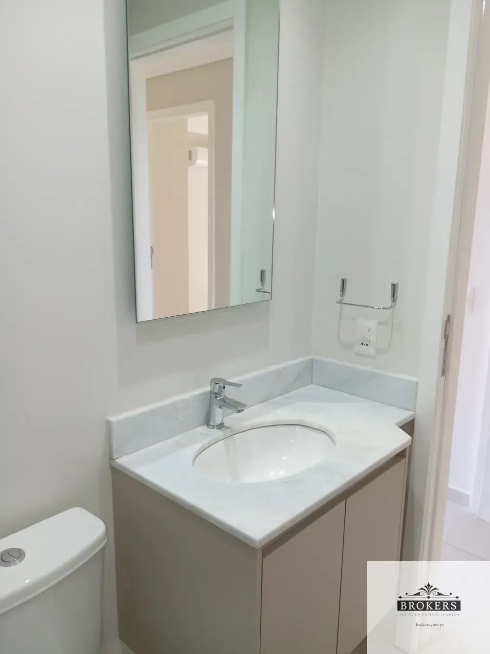 Departamento de 2 dormitorios en Venta en Ycuá Satí, Asunción - Image 12