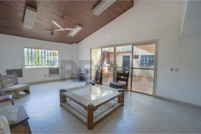 Local Comercial de 1,335m² en Alquiler en Recoleta, Asunción