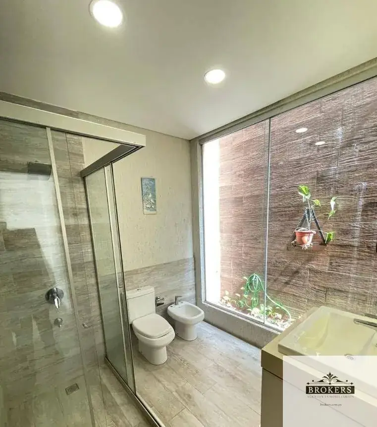 3-Bedroom House for Sale in Ycuá Satí, Asunción - Image 8