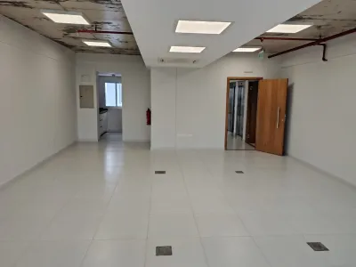 Oficina de 80m² en Alquiler en Mariscal López, Asunción