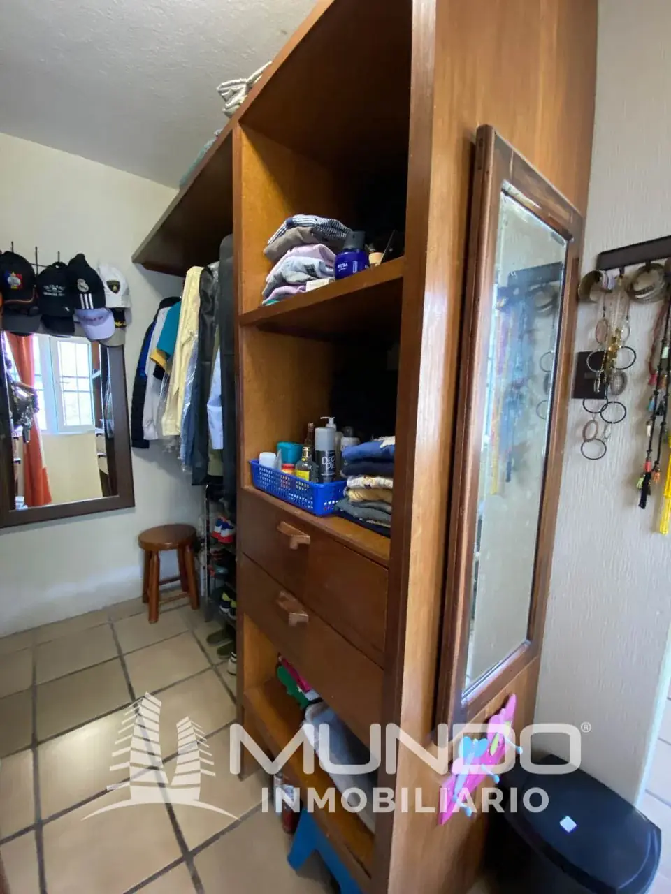 Casa de 4 quartos, 425m², para Aluguel na Cidade da Guatemala - Image 15