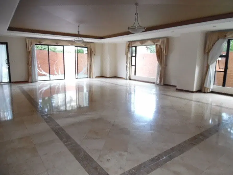 Departamento de 2 dormitorios amueblado, 120m², en Alquiler en Zona 10, Ciudad de Guatemala - Image 3
