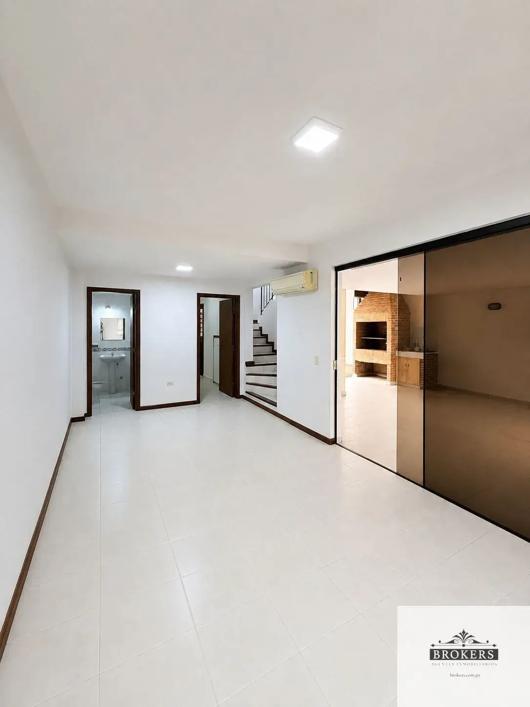 Casa de 3 dormitorios en Alquiler en Ycuá Satí, Asunción - Image 3