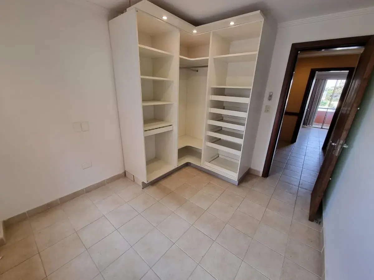 Departamento de 3 dormitorios en Venta en Carmelitas, Asunción - Image 16