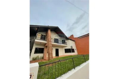 Local Comercial de 437.4m² en Venta en Luque