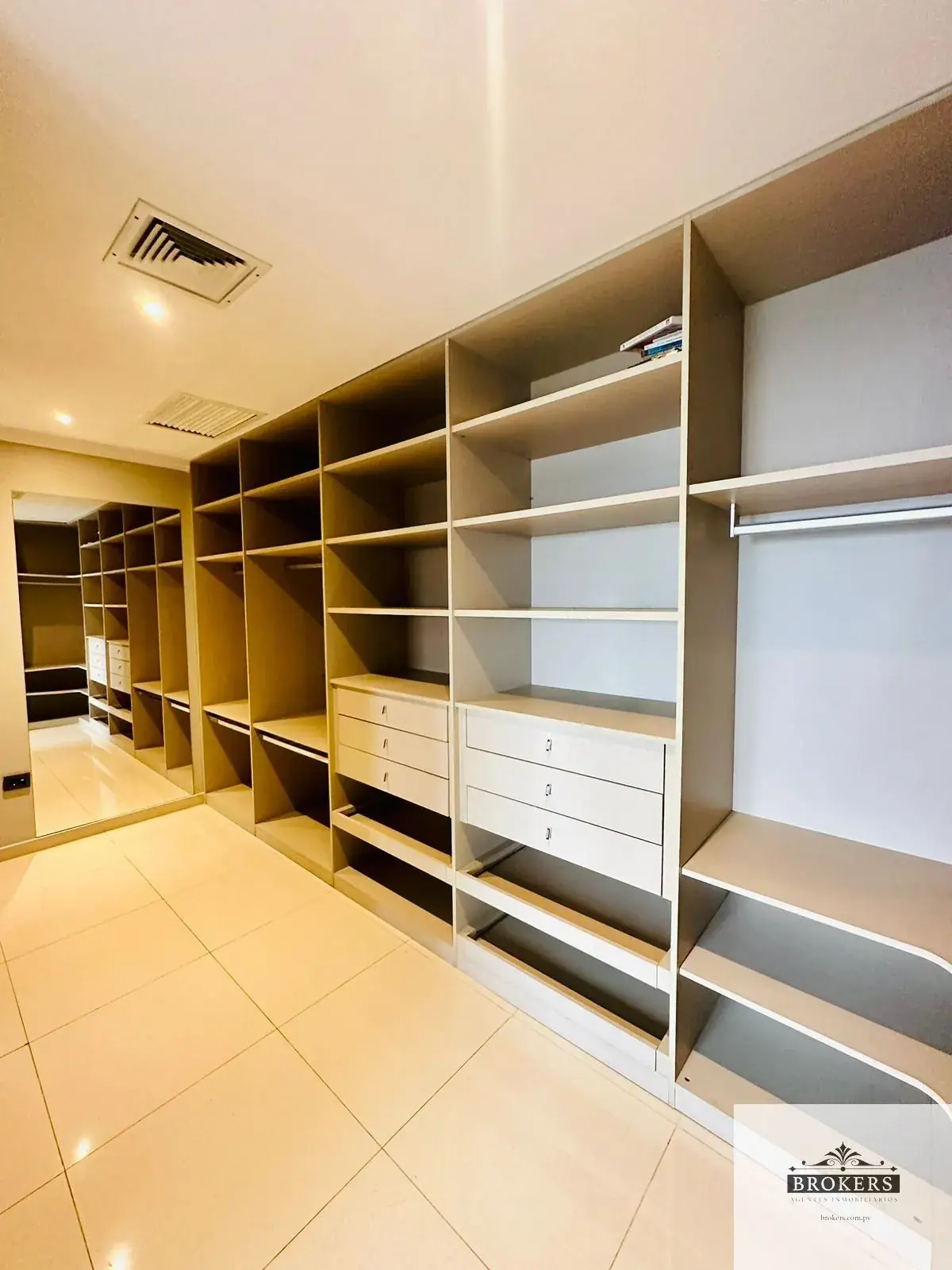 Apartamento de 2 quartos à venda em Carmelitas, Assunção - Image 14