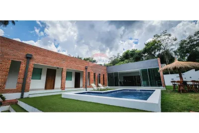 Casa de 4 dormitorios en Alquiler en San Bernardino