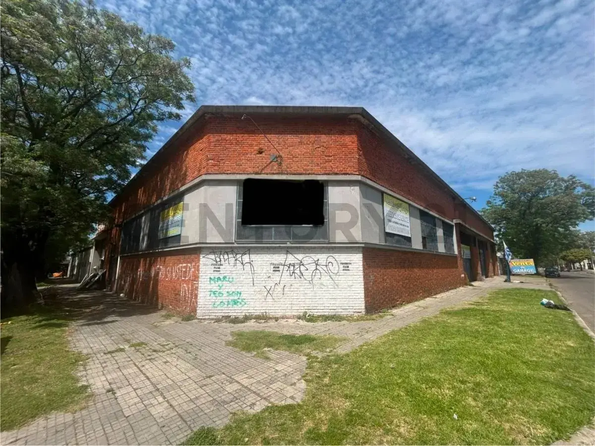 Local Comercial de 3,136m² en Venta en Tres Ombúes Pueblo Victoria, Montevideo