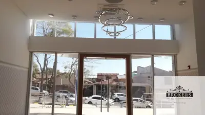 Local Comercial de 206m² en Alquiler en Villa Morra, Asunción