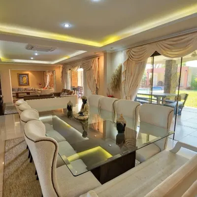 Casa de 5 dormitorios en Venta en Loma Merlo, Luque