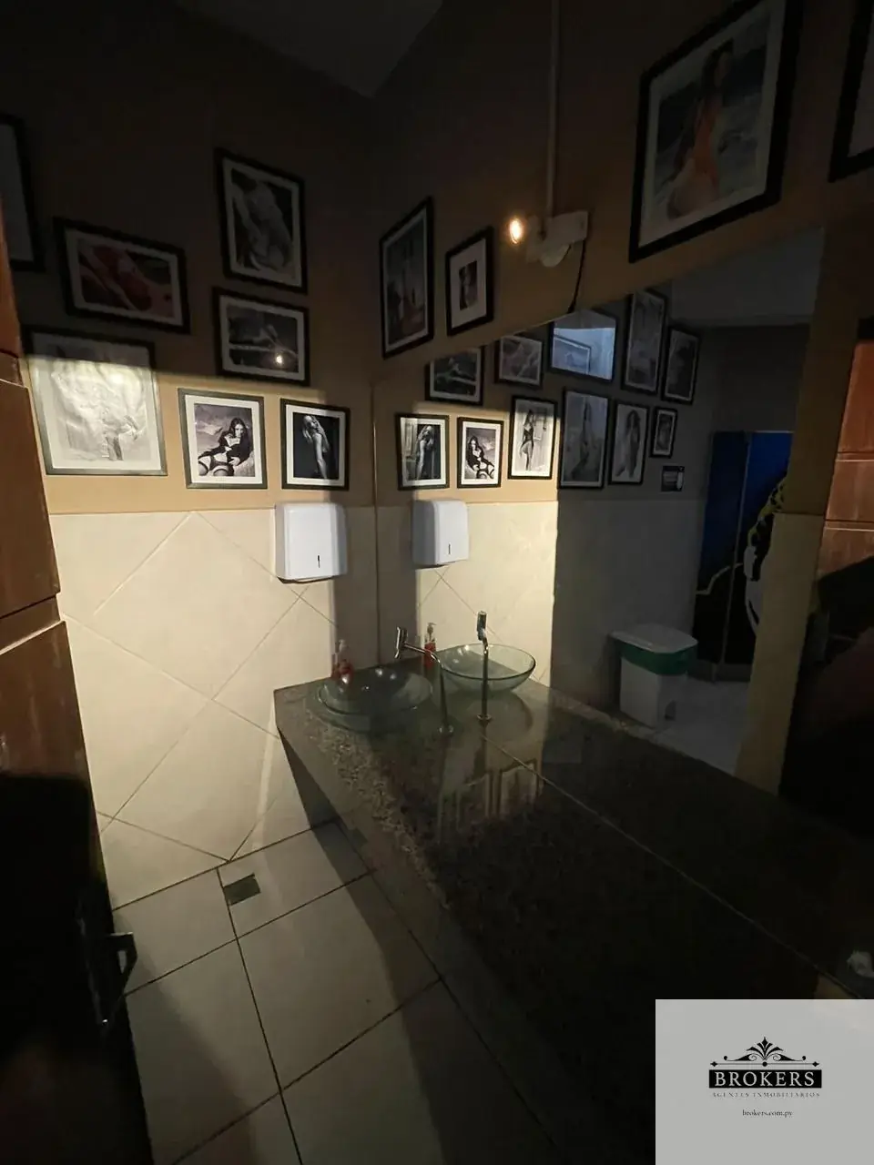 Local Comercial de 292m² en Alquiler en Recoleta, Asunción - Image 16