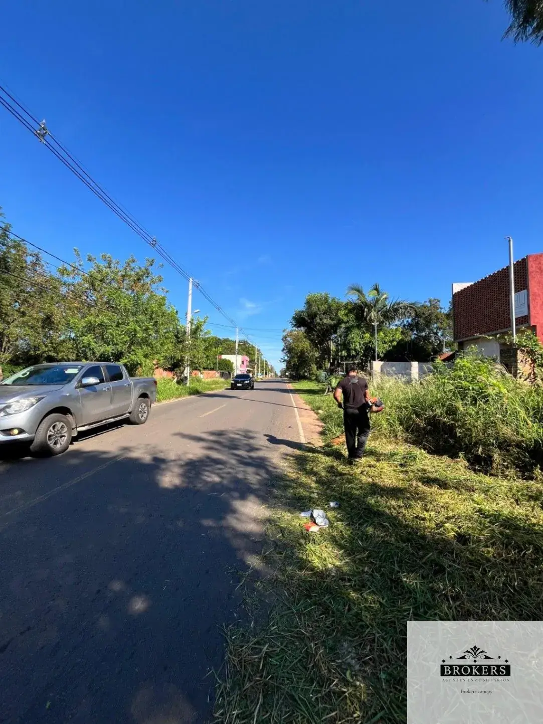 360m² Lot for Sale in Luque - Image 4