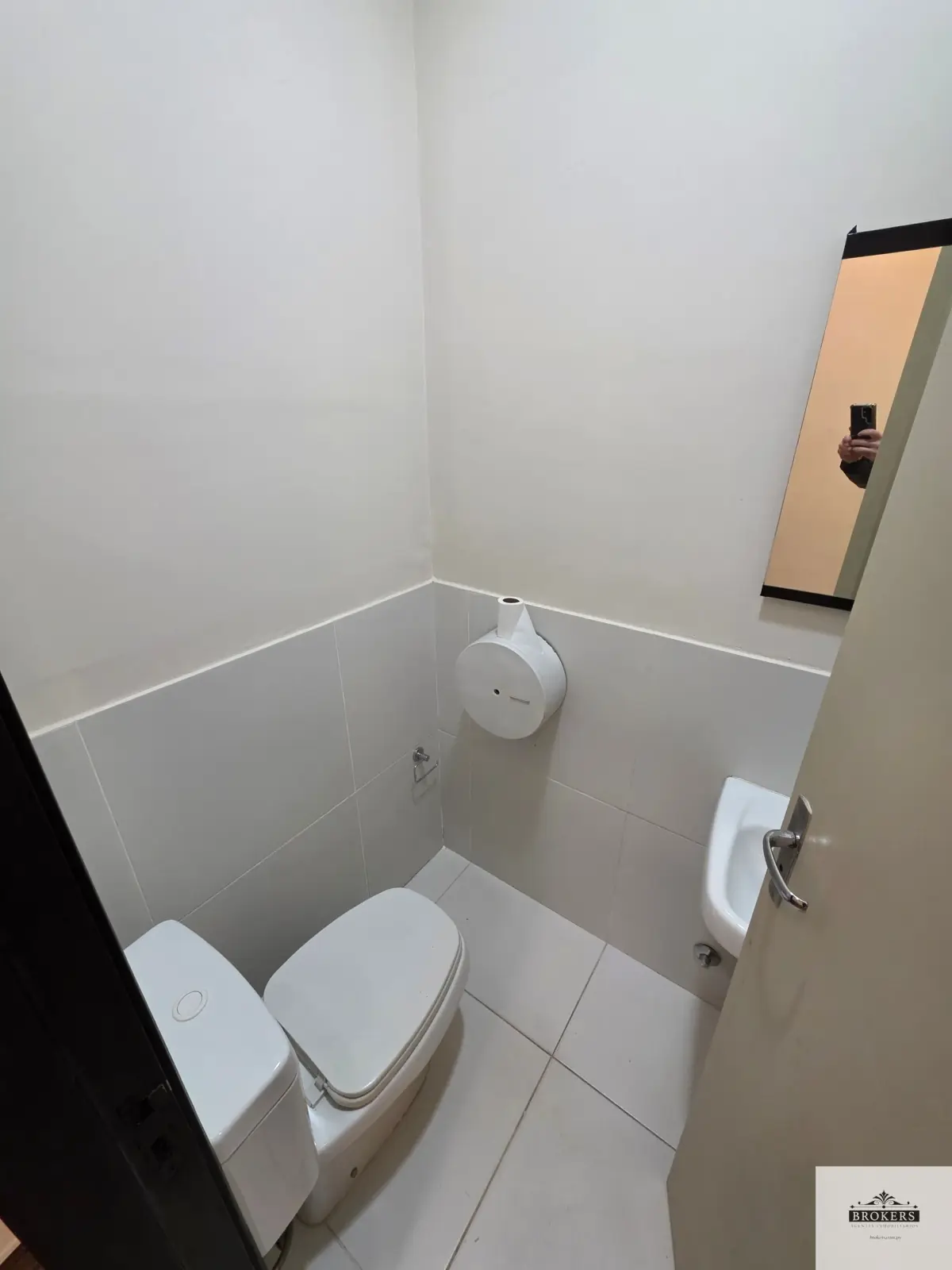 Local Comercial de 148m² en Alquiler en Recoleta, Asunción - Image 9