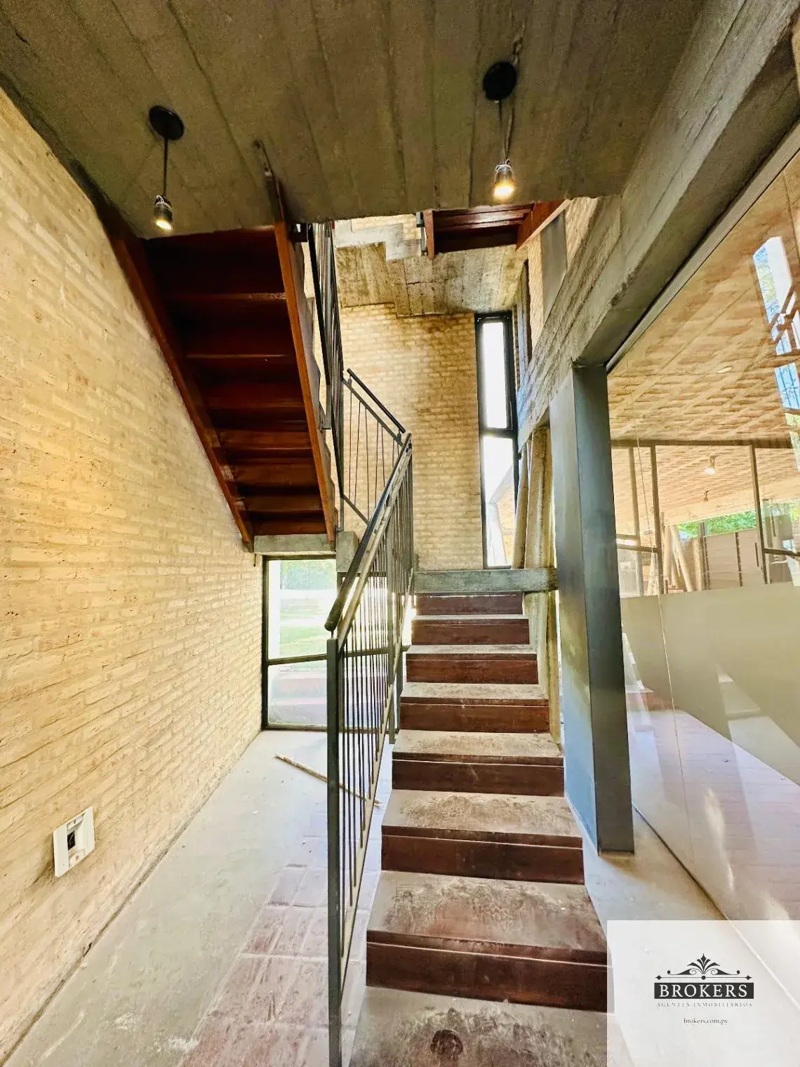 Office of 550m² for Rent in Mburucuyá, Asunción - Image 16