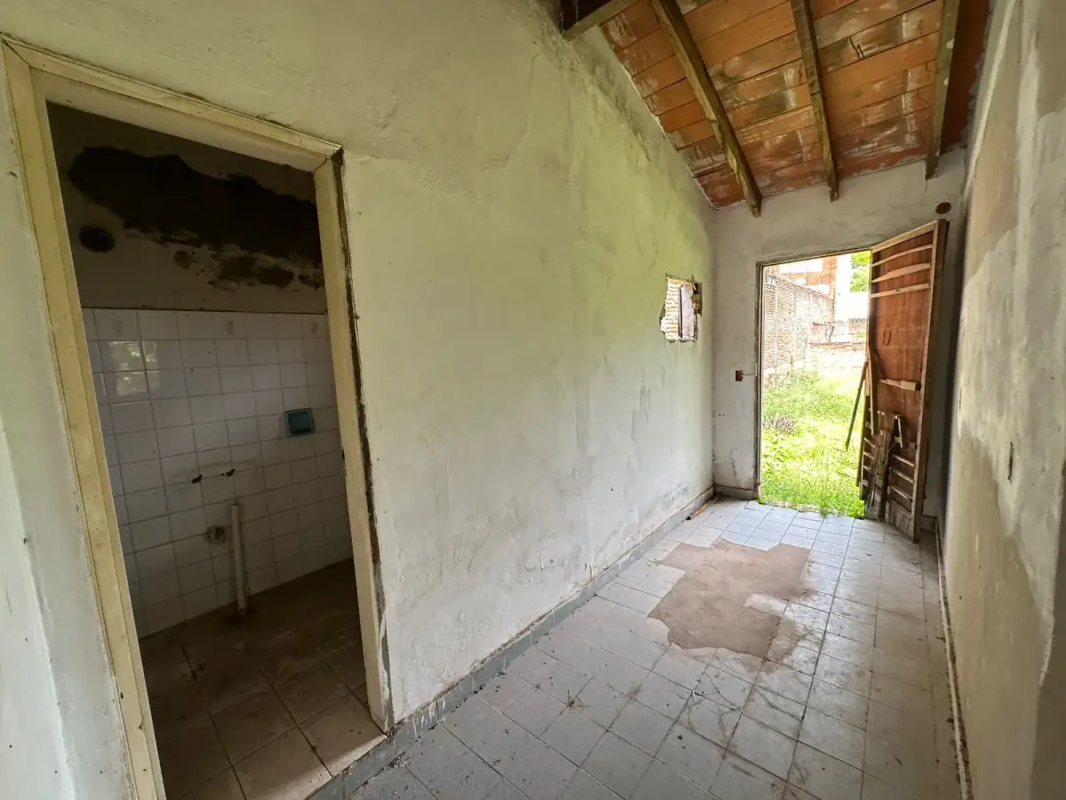 REMATE DE AMPLIA PROPIEDAD CON CONSTRUCCIÓN EN ASUNCION - Image 10