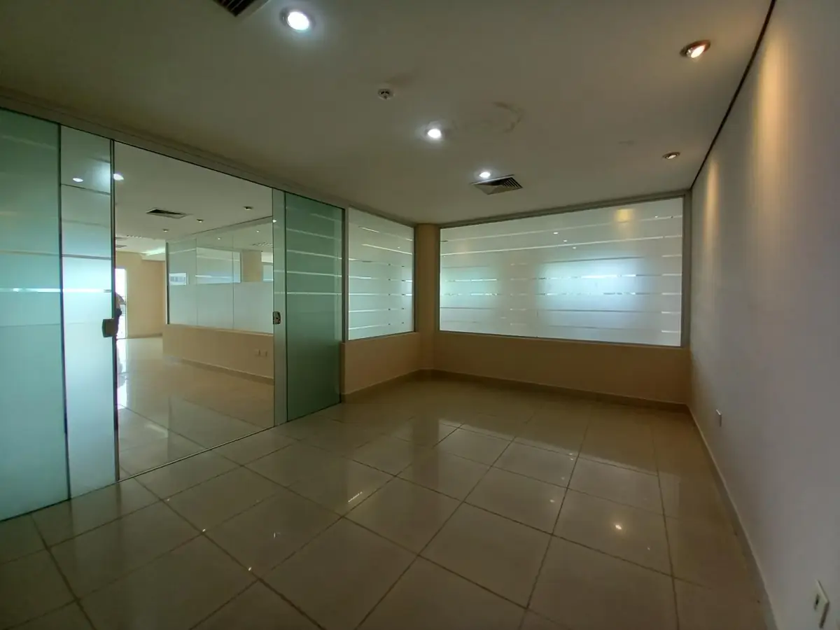 Commercial Space of 180m² for Rent in Recoleta, Asunción - Image 4