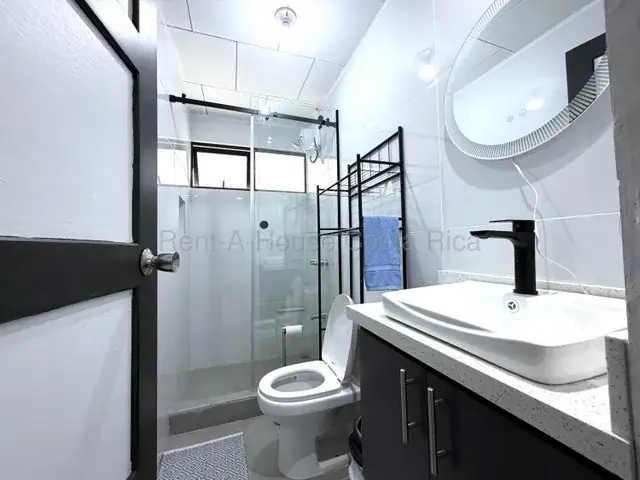 Casa de 3 dormitorios, 170m², en Alquiler en Montes de Oca, San José - Image 7