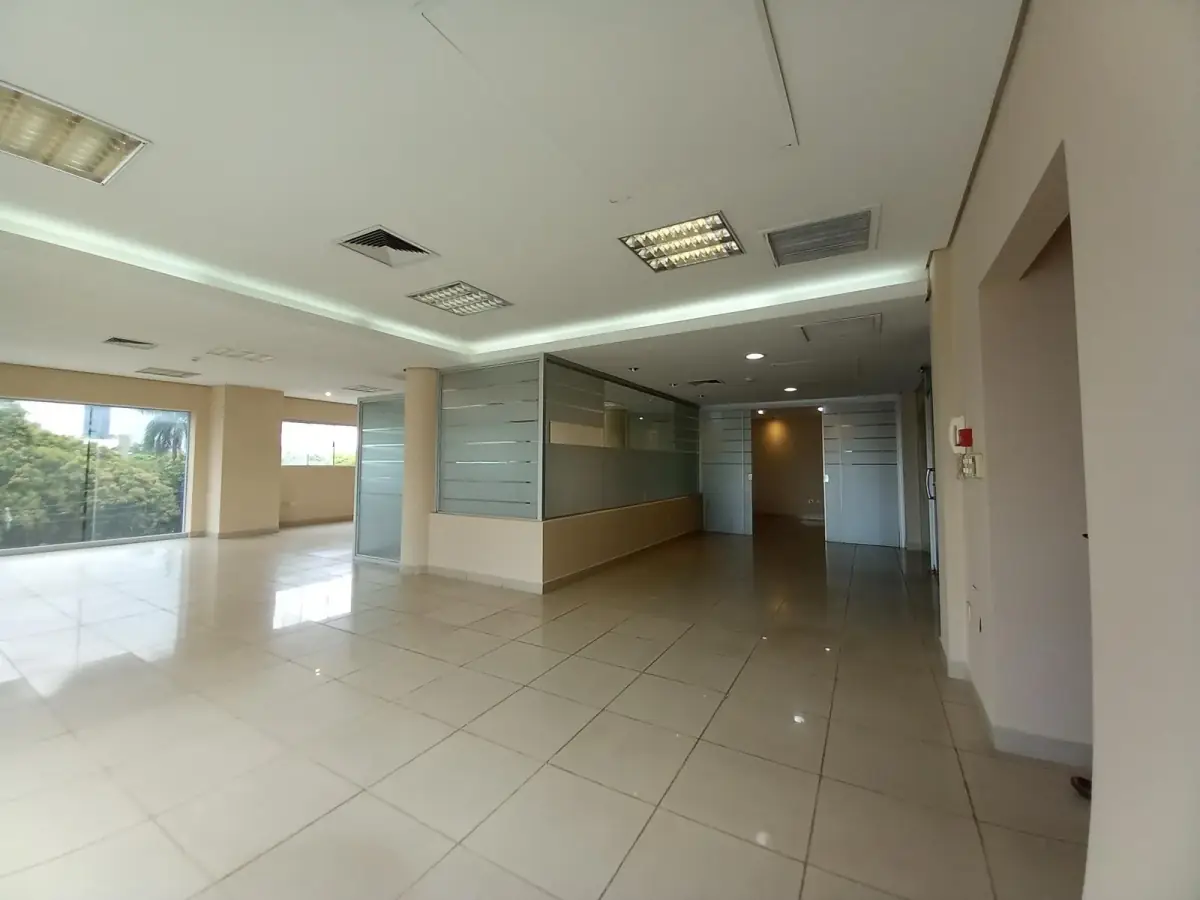 Commercial Space of 180m² for Rent in Recoleta, Asunción - Image 5