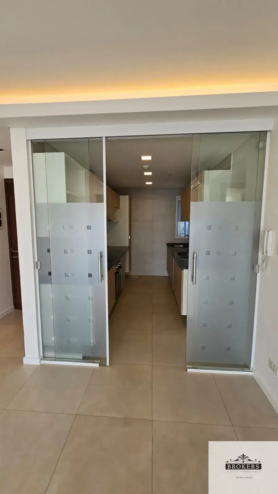 2-Bedroom Apartment for Sale in Carmelitas, Asunción - Image 9