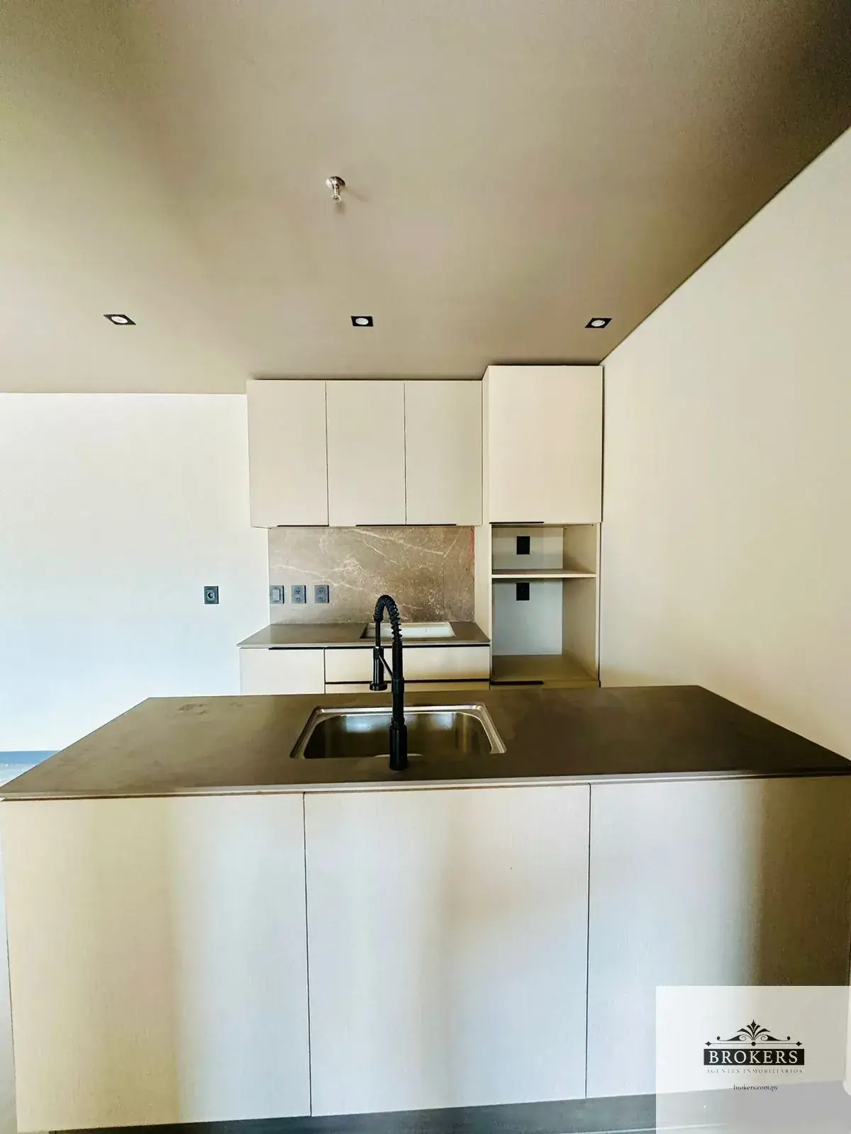 3-Bedroom Apartment for Sale in Herrera, Asunción - Image 7