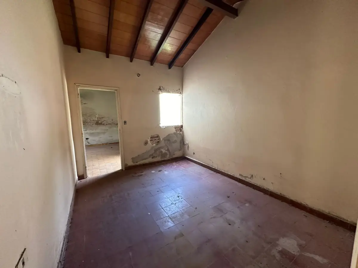 REMATE DE AMPLIA PROPIEDAD CON CONSTRUCCIÓN EN ASUNCION - Image 6