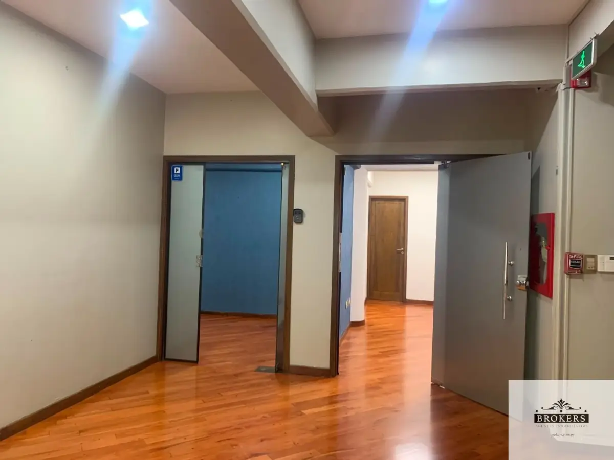 Espaço Comercial de 220m² para Aluguel em Mariscal Estigarribia, Assunção - Image 3