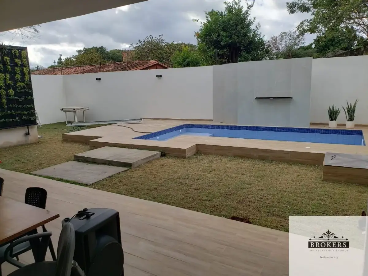 4-Bedroom House for Sale in Loma Merlo, Luque - Image 6