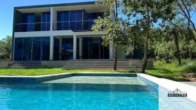 Casa de 3 dormitorios en Venta en Cristóbal Colón, San Bernardino