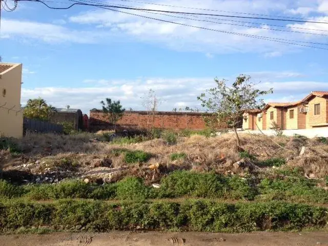 1,850m² Land for Sale in San Jorge, Asunción - Image 1