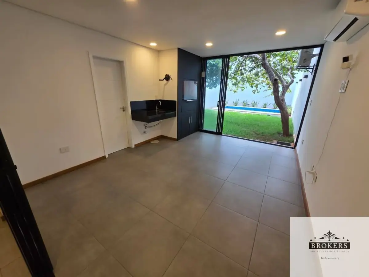 3-Bedroom House for Sale in Primer Barrio, Luque - Image 10