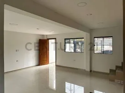 Casa de 3 dormitorios en Venta en Laurelty, Luque