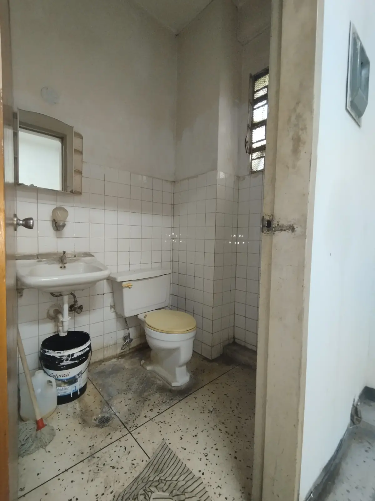 Local comercial en venta, San Martin, Capuchinos - Image 11