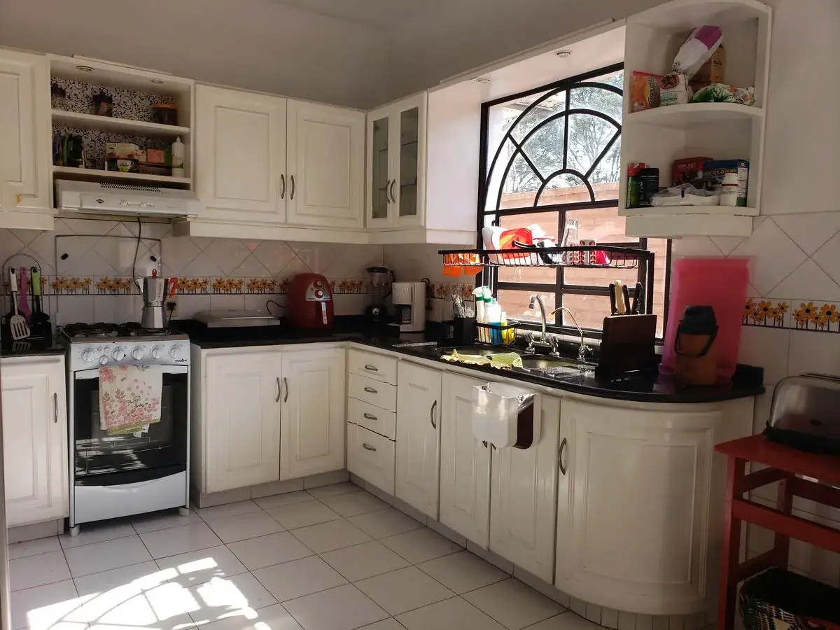 4-Bedroom House for Sale in Recoleta, Asunción - Image 3