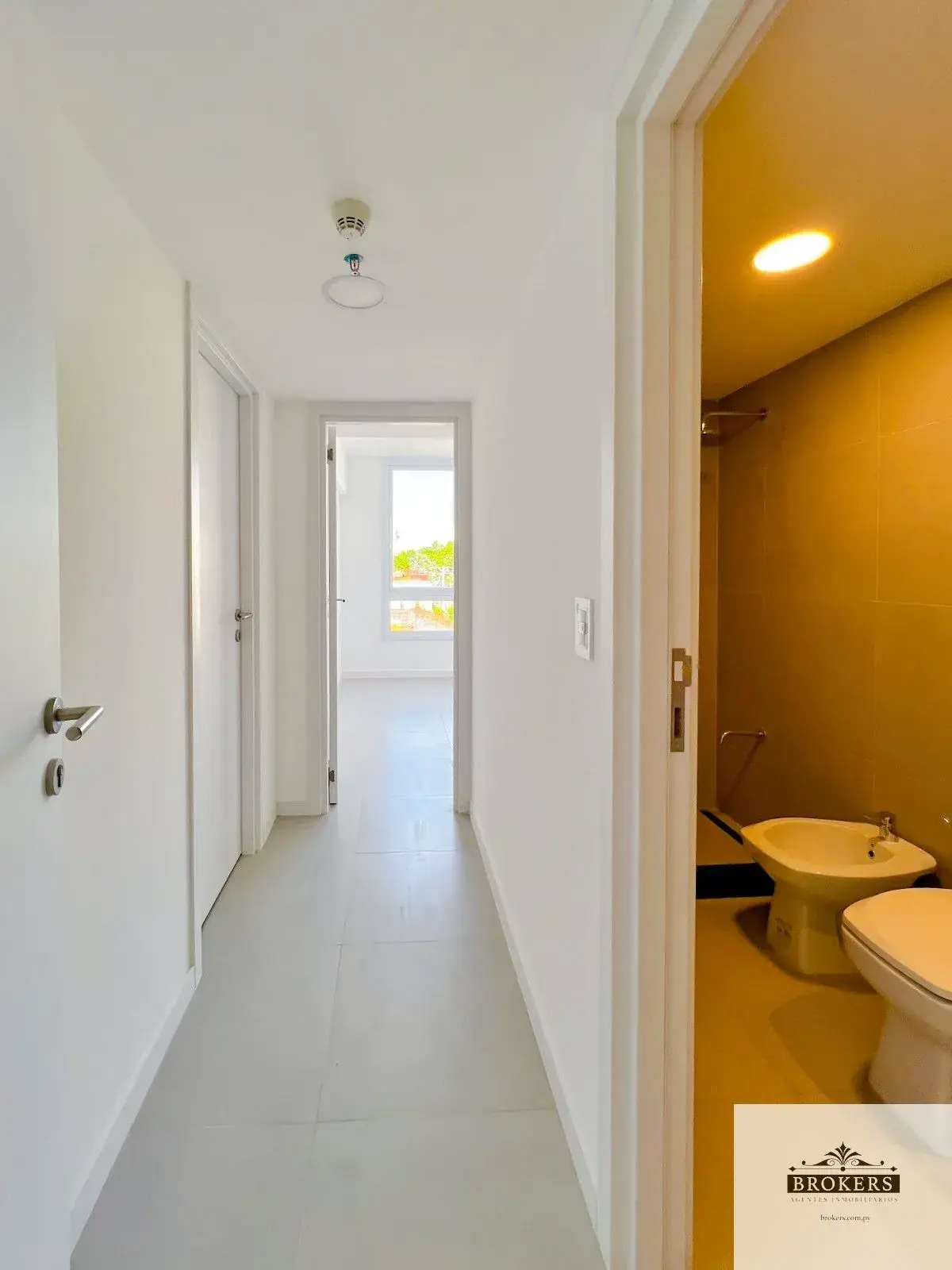 Apartamento de 2 Quartos à Venda em Jara, Assunção - Image 8