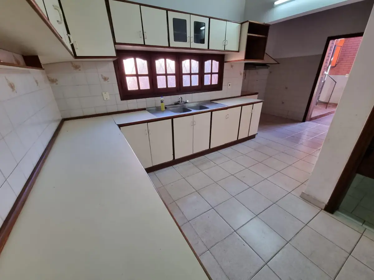Casa de 3 dormitorios en Venta en Madame Lynch, Asunción - Image 20