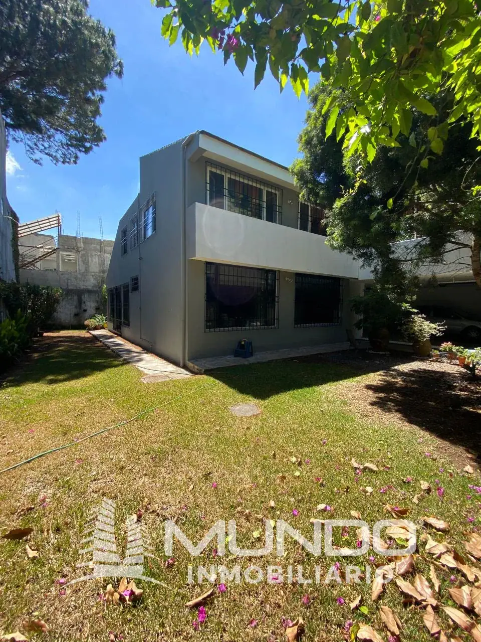 Casa de 4 quartos, 425m², para Aluguel na Cidade da Guatemala - Image 11